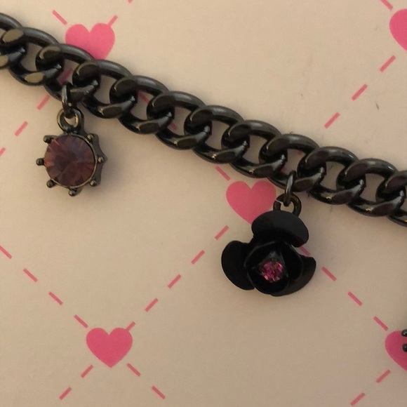 Betsey Johnson Gun Metal Tone Curb Link Cat & Flower Charm Bracelet NWT - Picture 12 of 16